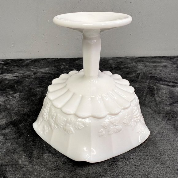 Vintage Westmoreland Milk Glass Pedestal Fruit Bowl Grapevine Scalloped White - Picture 7 of 9